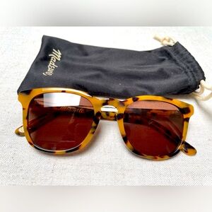 Madewell Ashcroft tortoise shell sunglasses w/ case